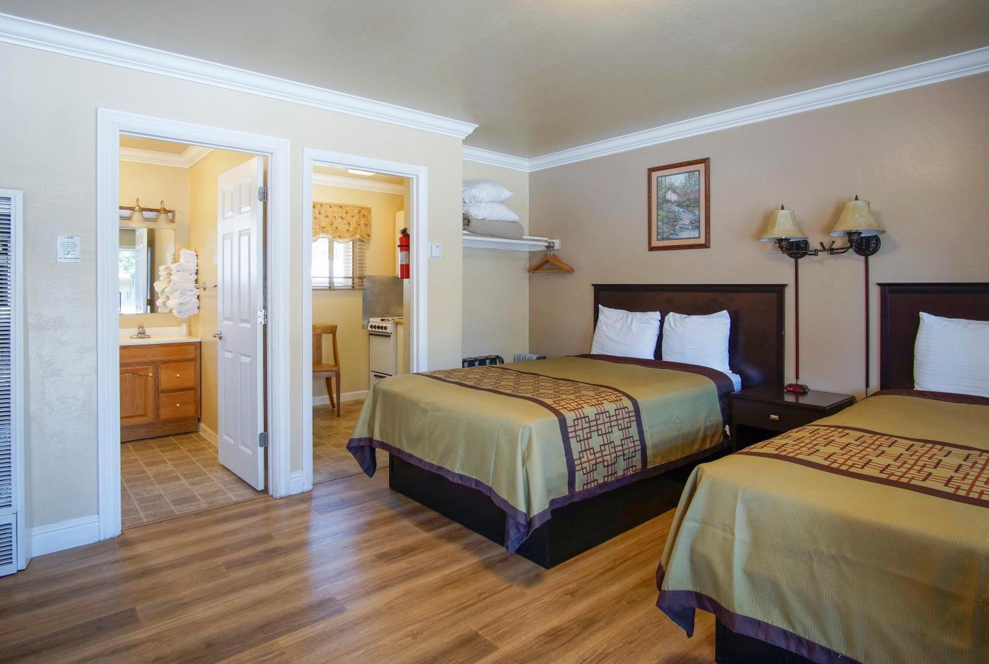 Burney Charm Motel & Suites מראה חיצוני תמונה